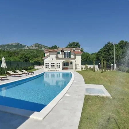 Dalmatia Escape *